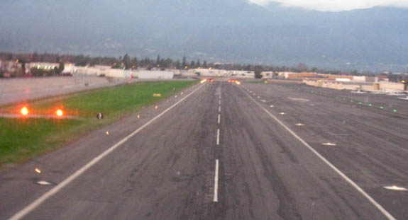 El Monte 空港の滑走路