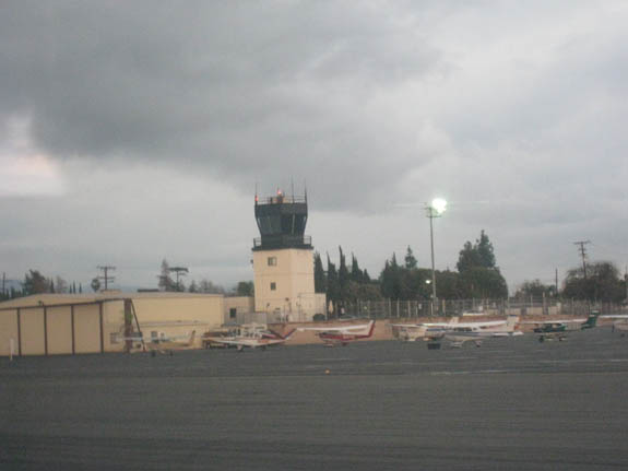 El Monte Airport (EMT) Tower　管制塔
