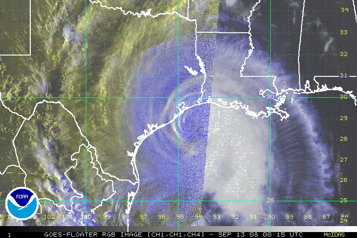 ハリケーン・アイクの人工衛星写真