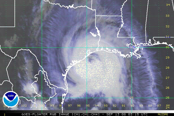 Hurricane Ikeの人工衛星写真。アメリカ本土上陸の直前。　テキサスのGalveston空港付近から上陸