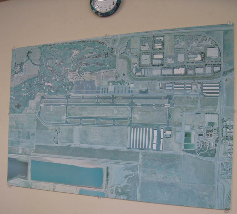 Livermoreのターミナルに飾って有った航空写真