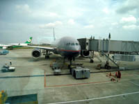 UAのBoeing 777です。　UA838便、成田経由サンフランシスコ行きです。