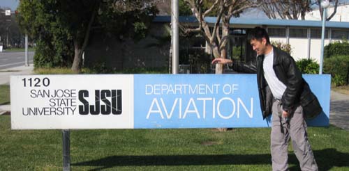 c_jʂĂw̓ɂŔƎłB@w͖ȂĂ邩B@San Jose International Airport 2009